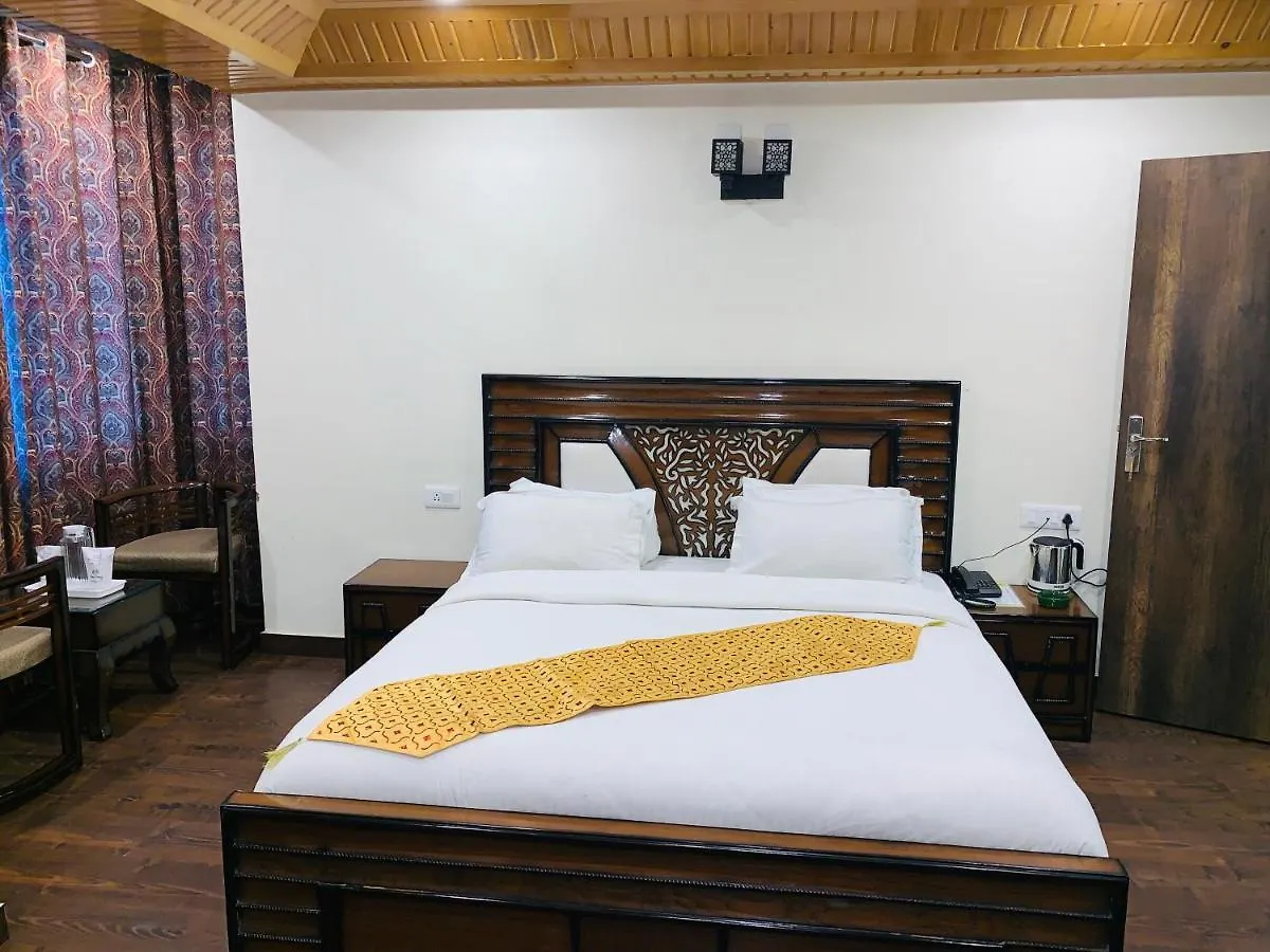 Dusk N Dawn Hotel Shimla 3*,  India
